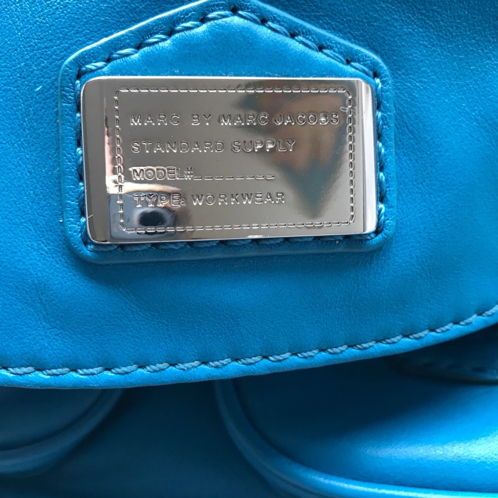 Bright blue Marc by Marc Jacobs crossbody. - Picture 6 of 6